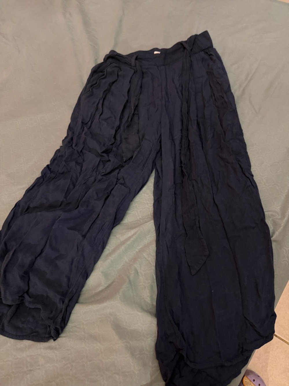 Hollister Ultra High-Rise Navy Wide-Leg Pants